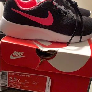 Girls Nike tanjun